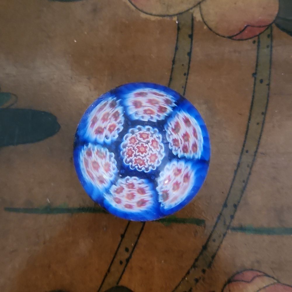 Paperweight Glass - Picture 3 of 5